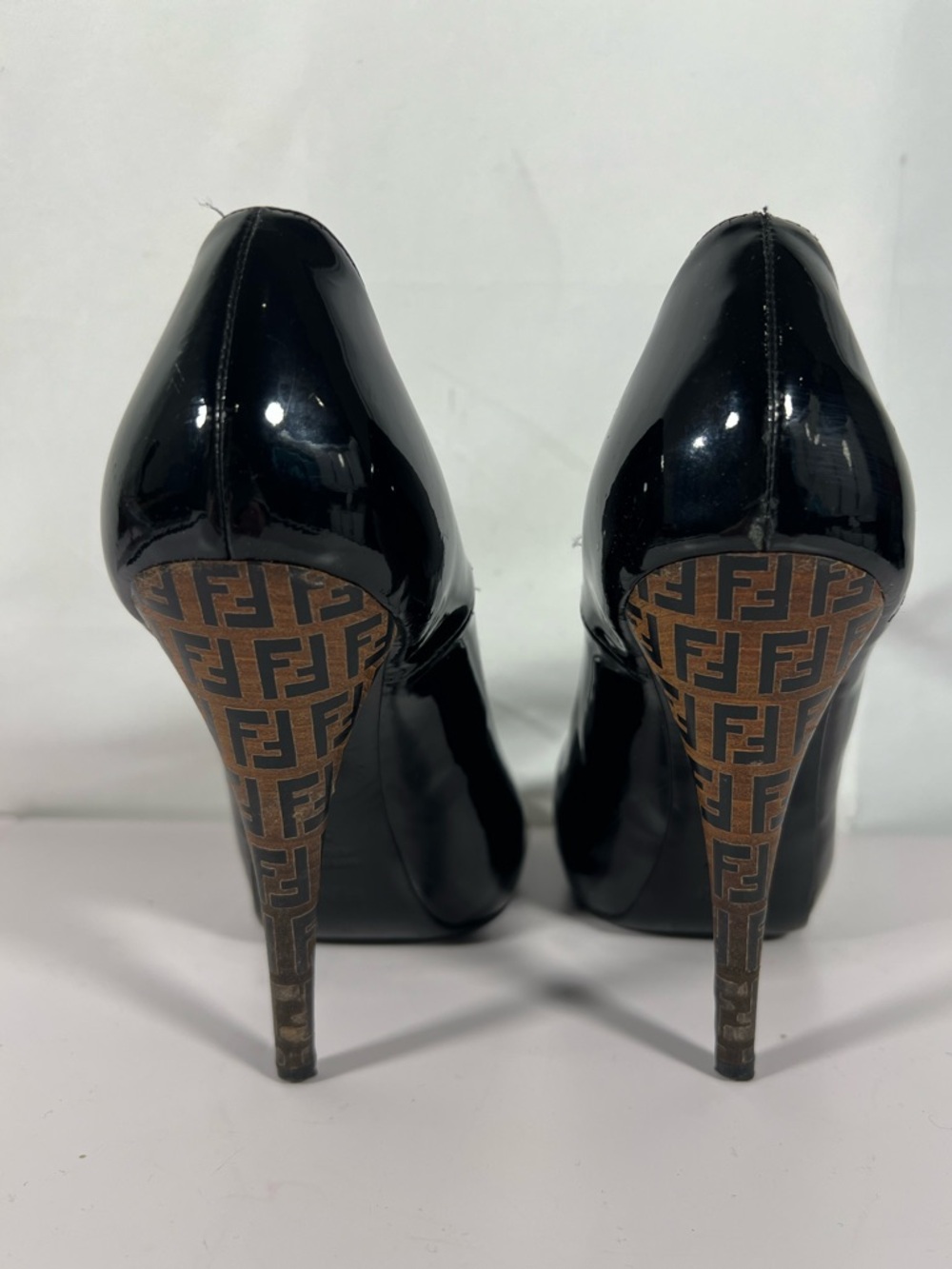 7035: Fendi Patent Leather Peep Toe Heels Zucca Logo Stiletto 39.5 - Picture 4 of 13